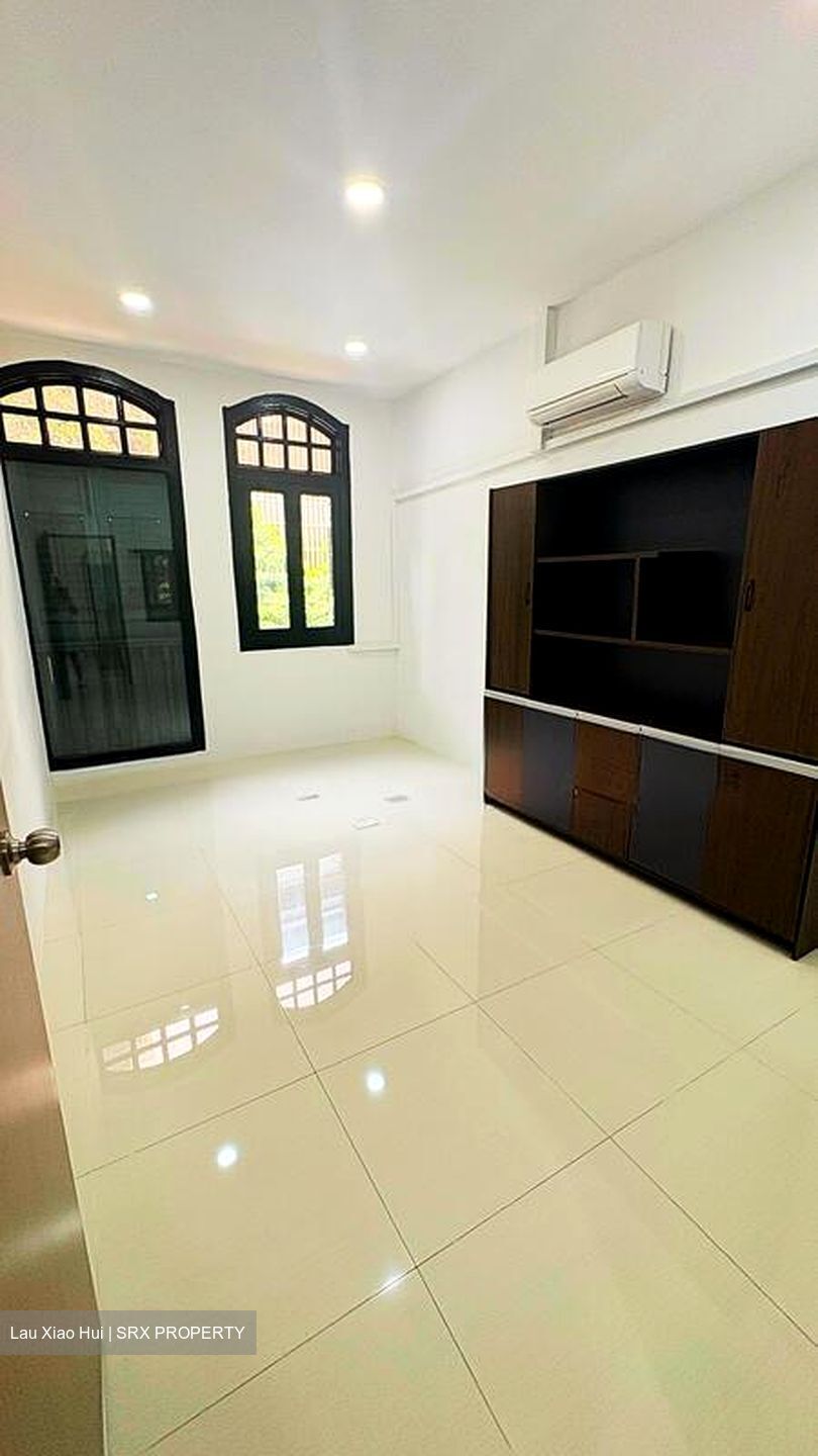 Fuyuen Court (D14), Shop House #573457851